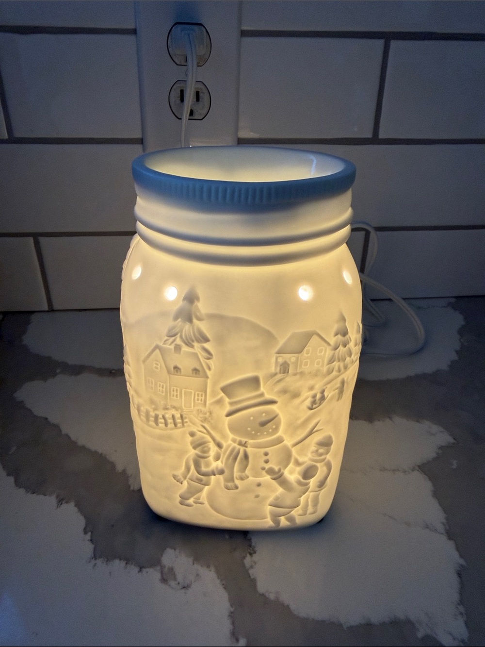 Scentsy ‘Let It Snow’ White Ceramic Snowman Christmas Mason Jar Warmer w/ Box - Picture 2 of 13